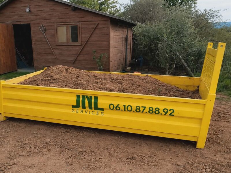 Benne jaune JNL Services location à Pertuis et Aix-en-Provence